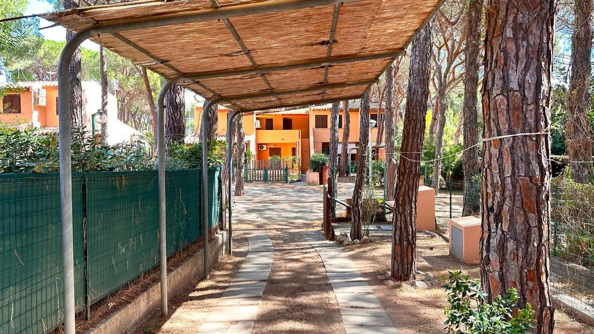 Pineta Sopra Il Mare Villa Santa Margherita di Pula 0*,  Italien