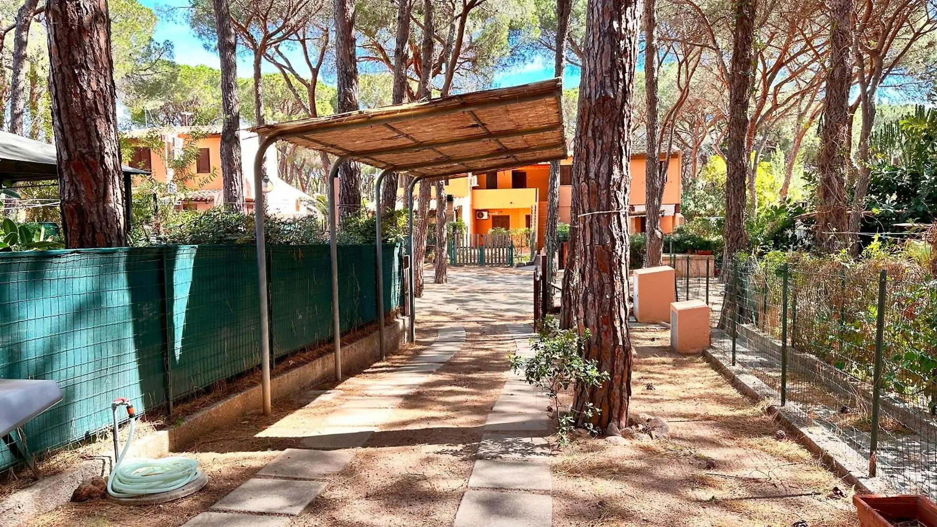 Semesterbostad Pineta Sopra Il Mare Villa Santa Margherita di Pula Italien